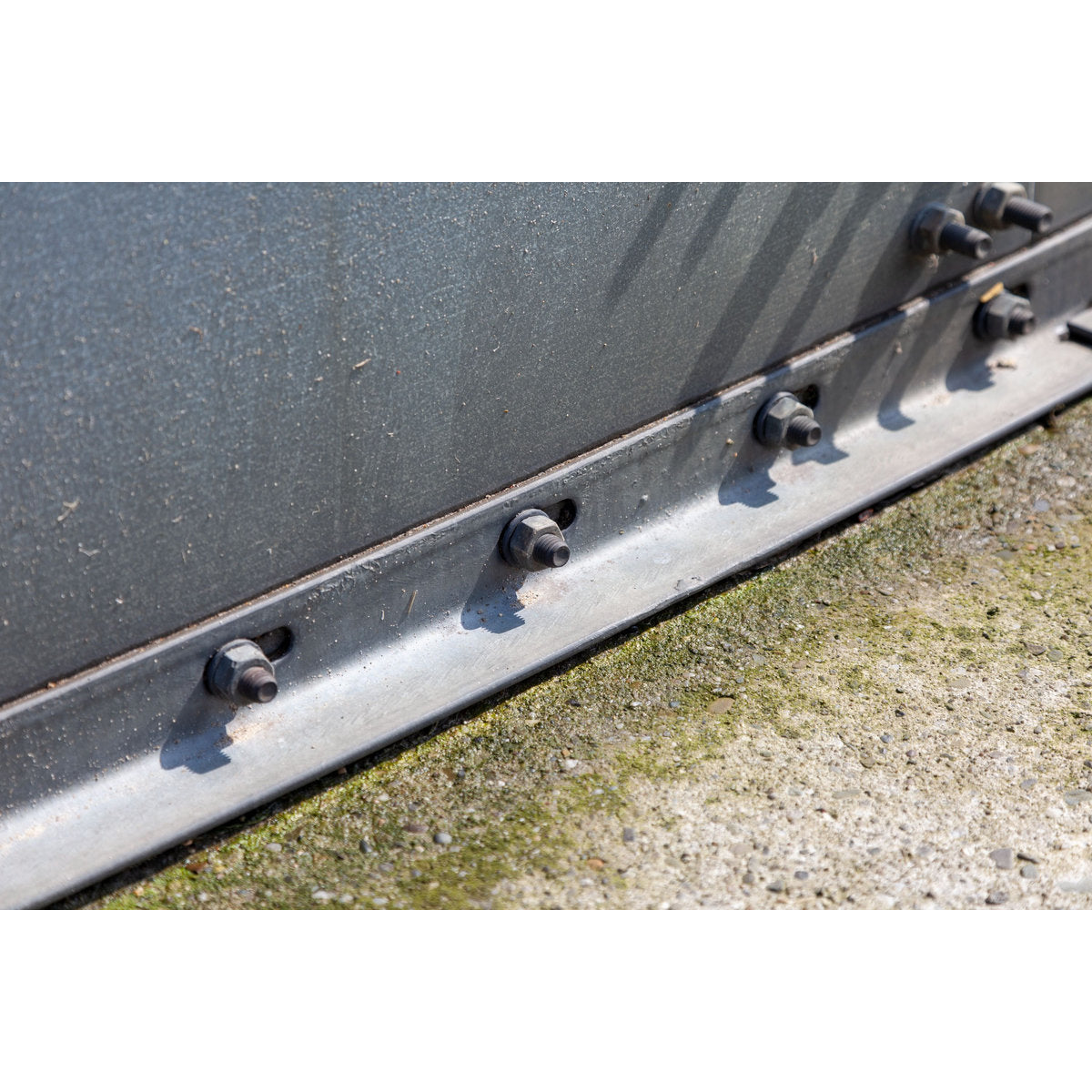 Bitumen-Dichtungsspray trig-a-cap Asphalt, 400 ml netto, Schwarz - Betriebsschutz24