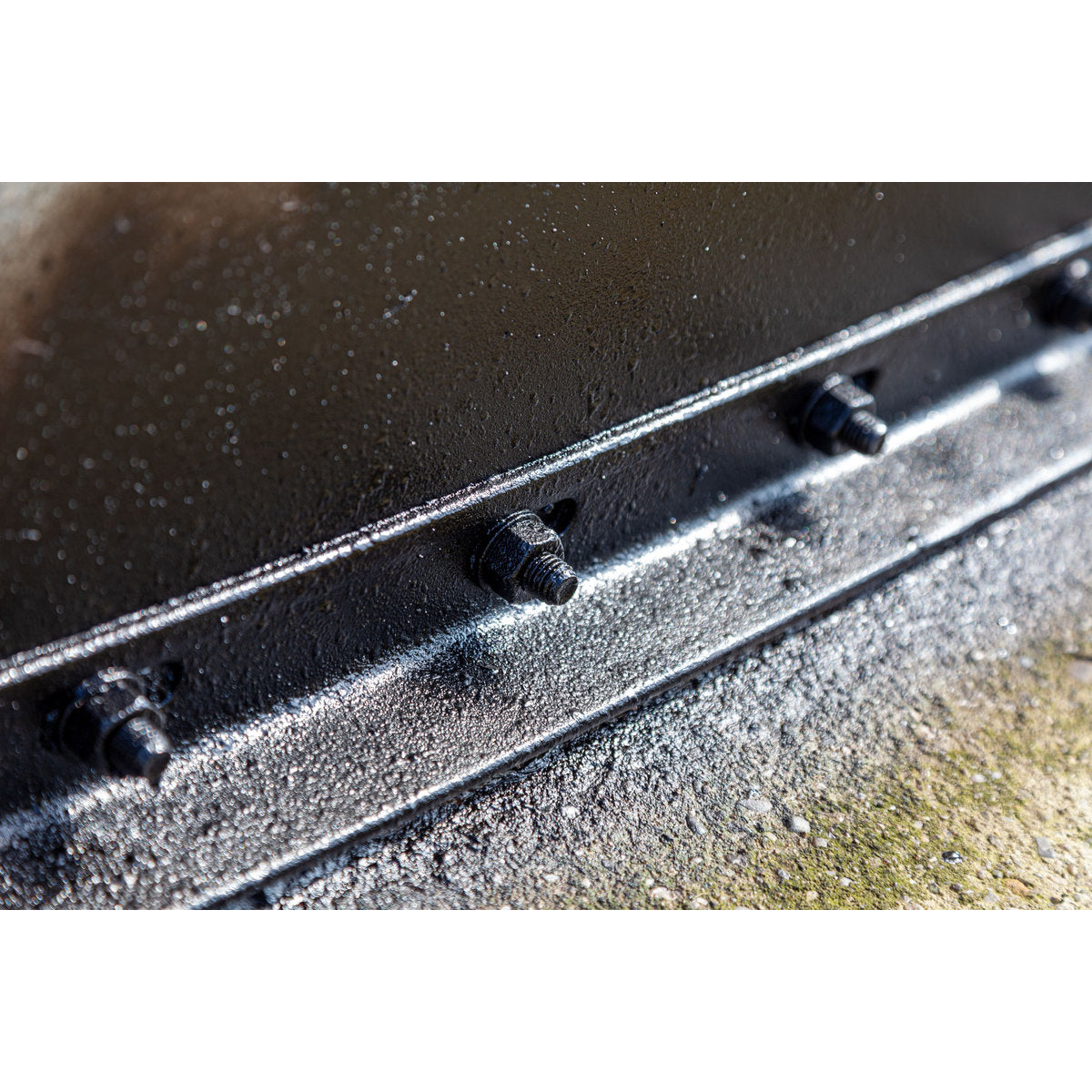 Bitumen-Dichtungsspray trig-a-cap Asphalt, 400 ml netto, Schwarz - Betriebsschutz24